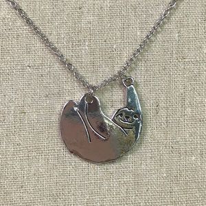✂️ Silver sloth necklace